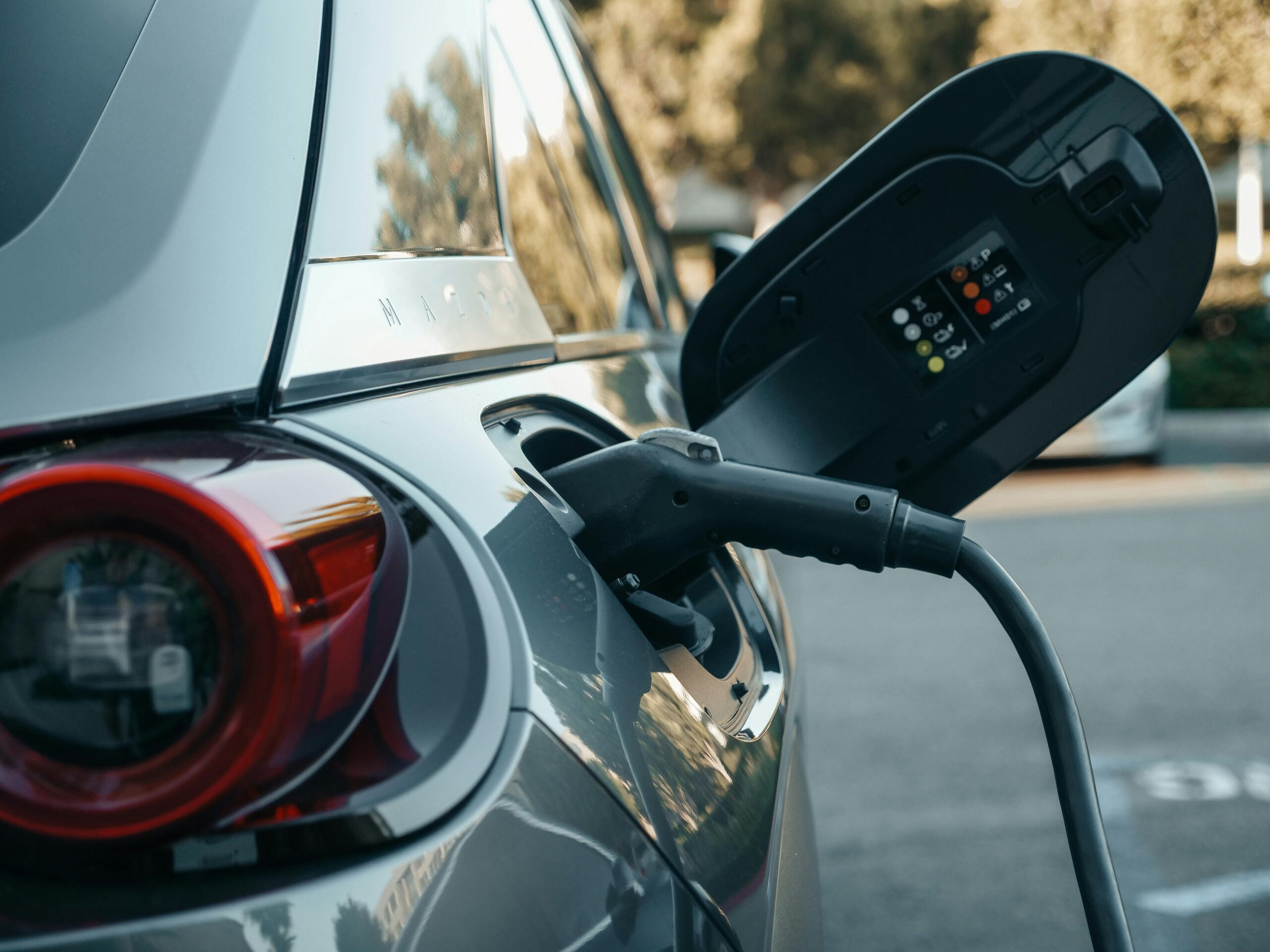 E-Auto wird geladen